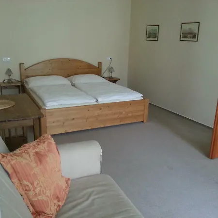 佩西恩罗德尔酒店 波杰布拉迪